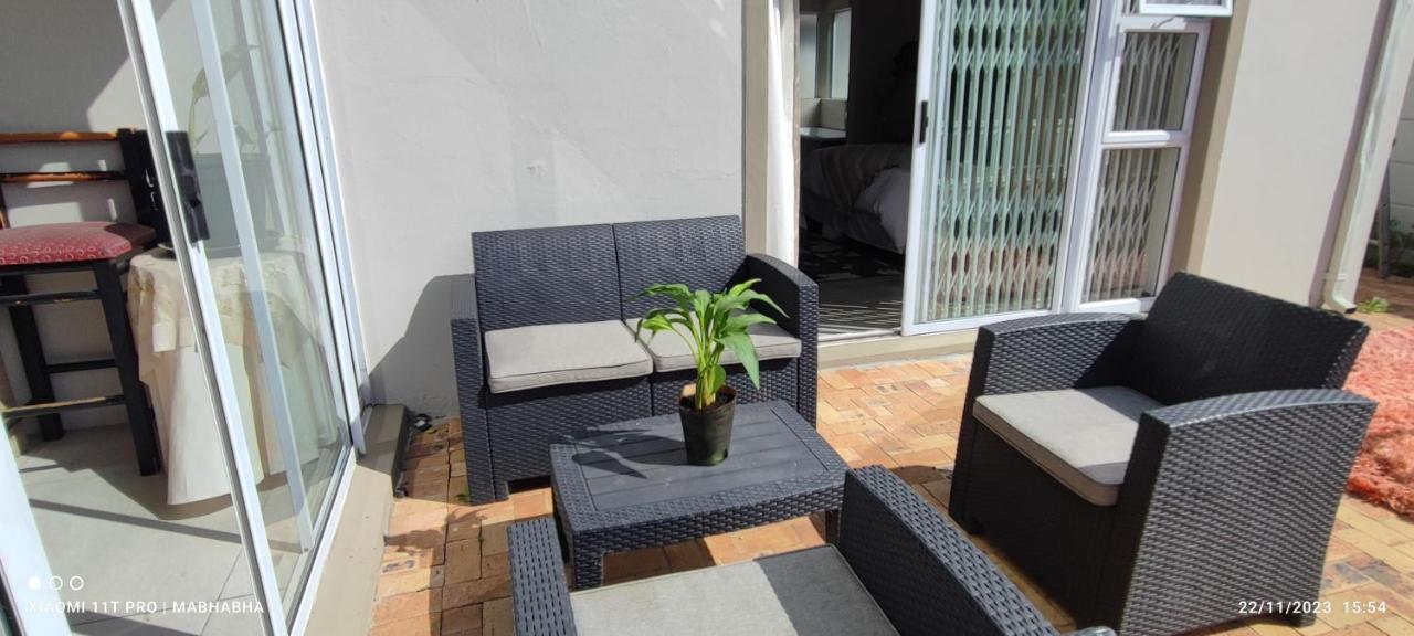 Homestay Mabhabha's 2 Cape Town