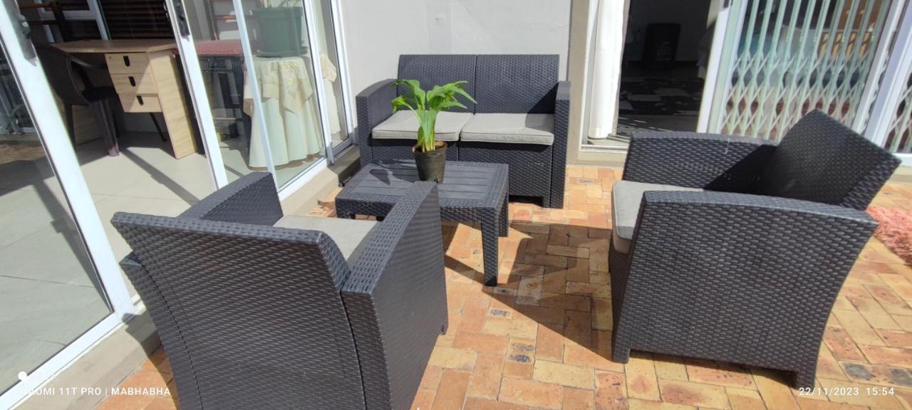 Homestay Mabhabha's 2 Cape Town