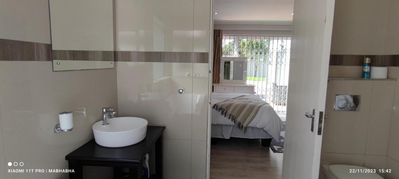 Homestay Mabhabha's 2 Cape Town