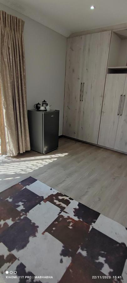 Homestay Mabhabha's 2 Cape Town